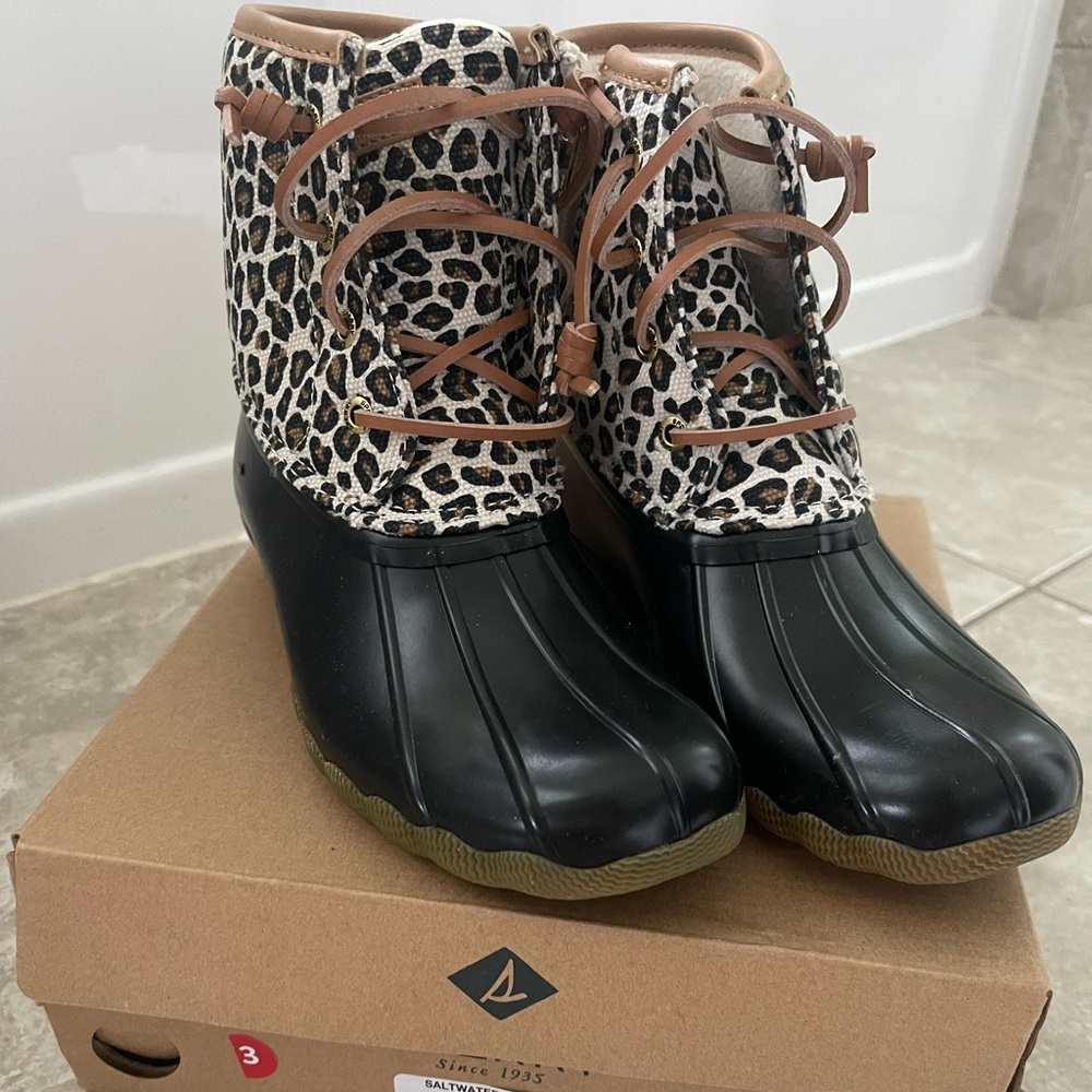 Kids Sperry leopard duck boots